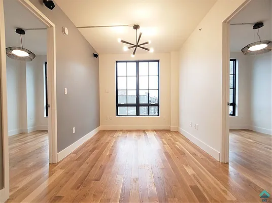 Rented by EXR | media 4