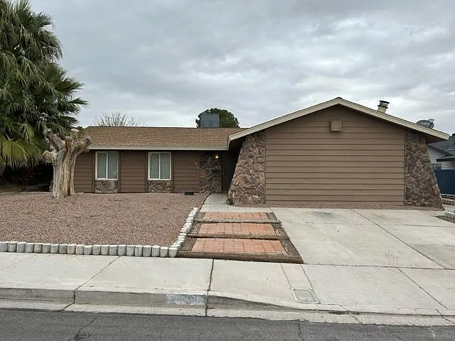 4060 Oakhill Ave — Photo 1