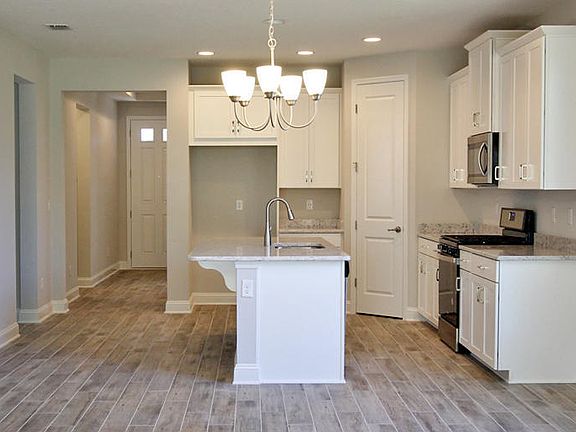 5th image of 35 Pine Beach Dr