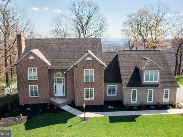 1024 Mount Alem Dr, Hummelstown, PA 17036