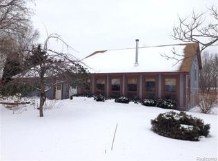 4180 Clintonville Rd, Waterford, MI 48329