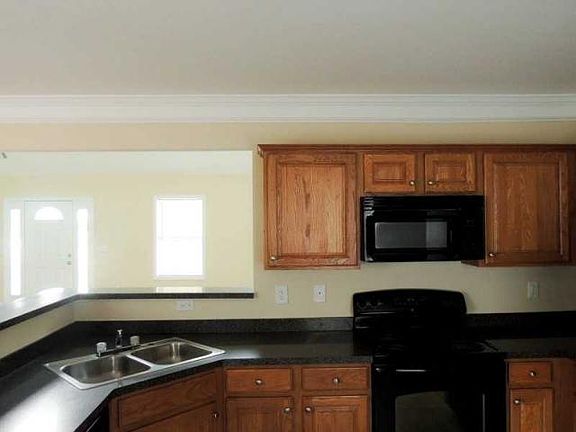 4th image of 3992 Laurel Bend Dr