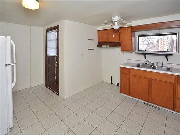 3rd image of 538 Perry Ave