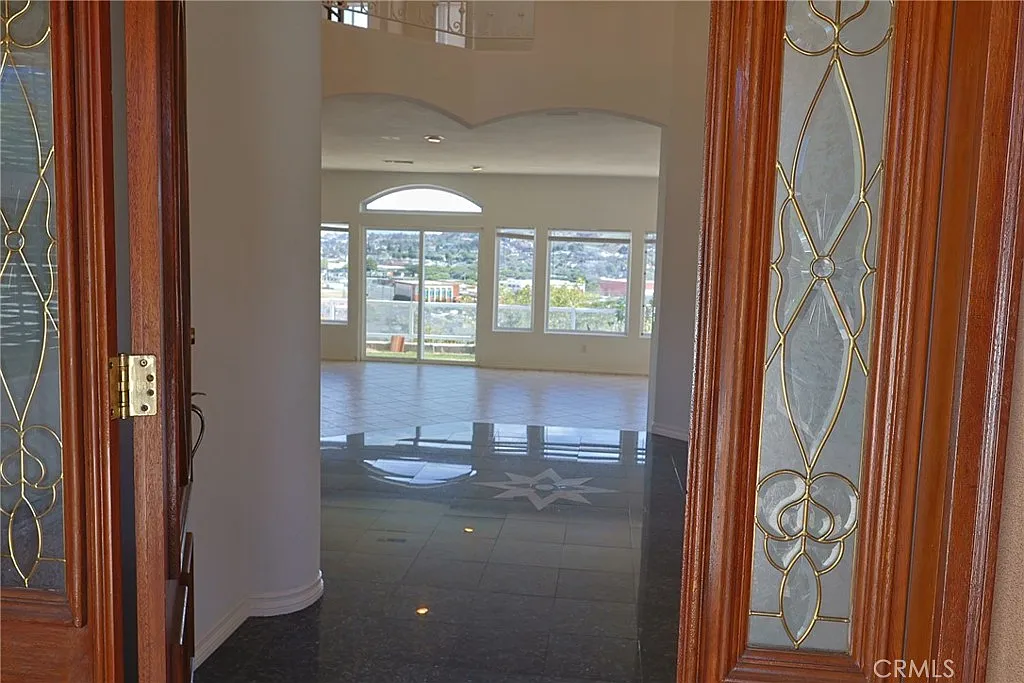 4 bed, 3.5 bath, 3384 sqft, $7,200 — Photo 4