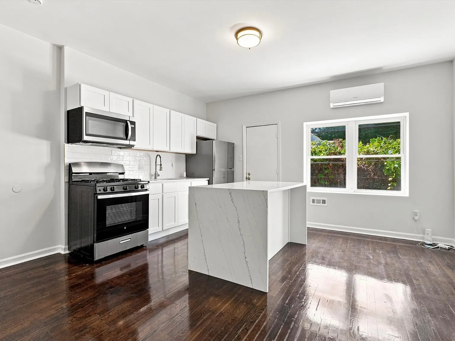 Gorgeous 3-Bedroom Home in West Philly! — Photo 3