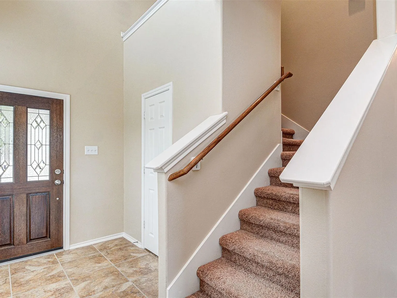 3 bed, 2.5 bath, 1627 sqft, $1,980 — Photo 4