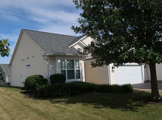 810 Blue Stem #810, Shorewood, IL 60404