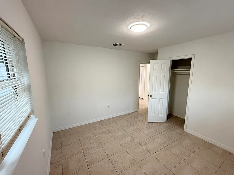 912 SE Tarpon Ave — Photo 14