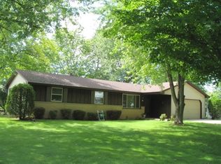 1111 Honey Creek Rd, Oshkosh, WI 54904