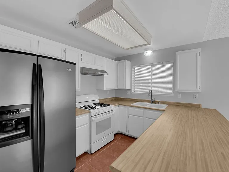 7209 Bronze Cir — Photo 13
