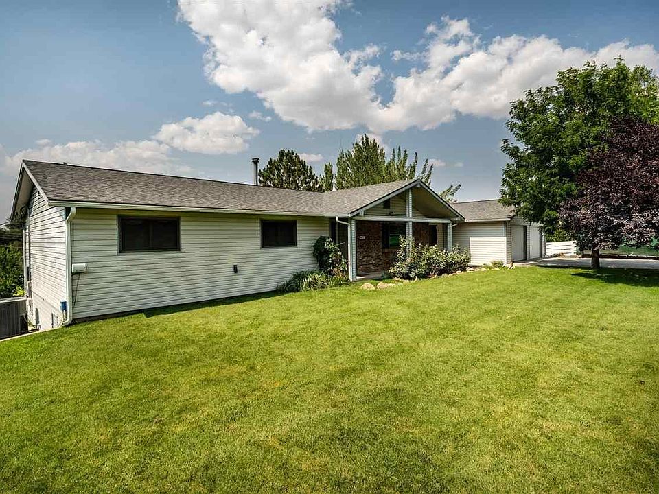 1st image of 423 Sandstone Dr