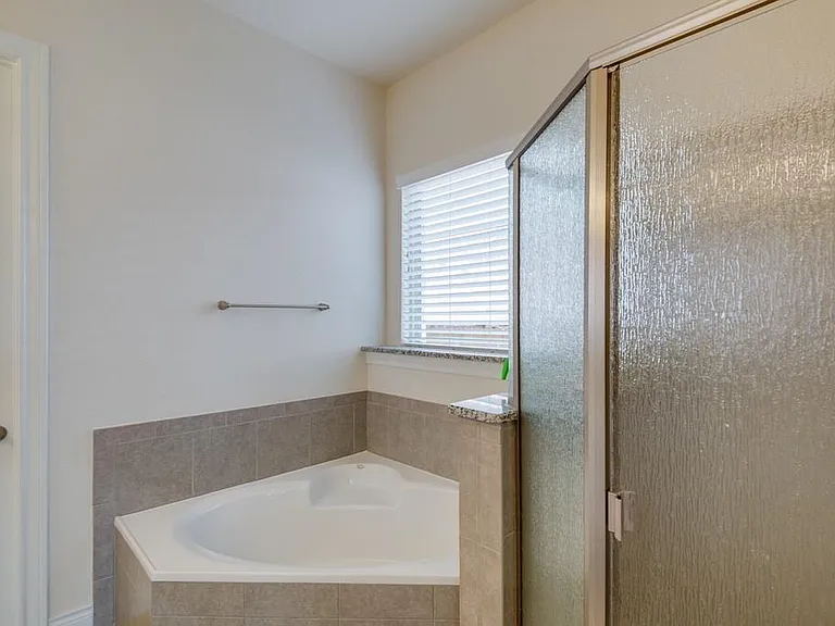 9600 Ivalenes Hope Dr — Photo 18