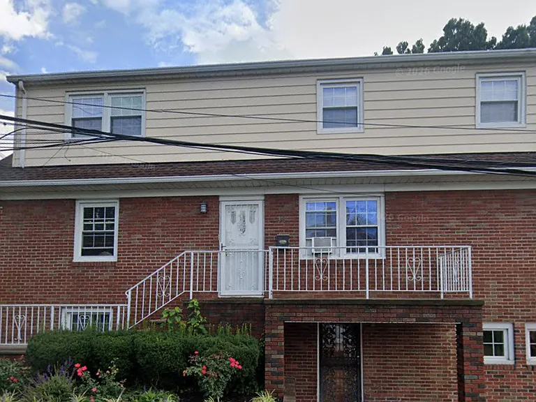 395 Coolidge Ave — Photo 2