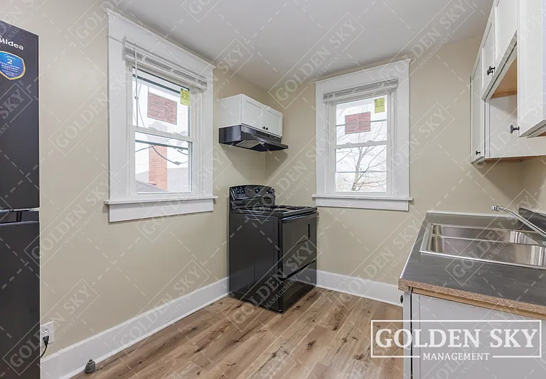 219 E Willard St #3 — Photo 6