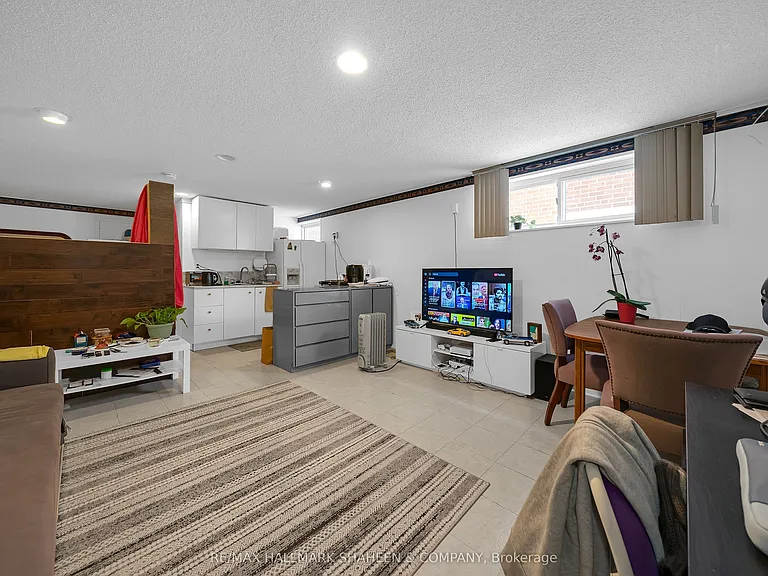 386 Ellerslie Ave #BSMNT A — Photo 1