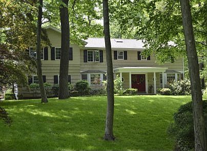 2nd image of 27 Woodvale Dr