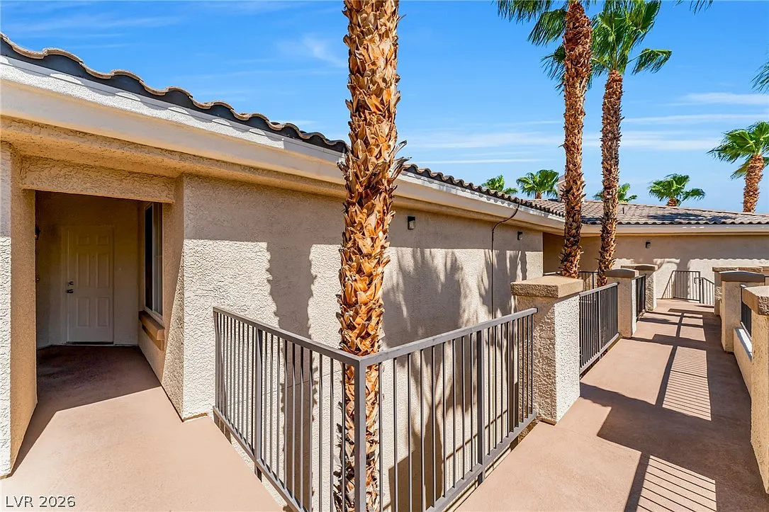 2 bed, 2.0 bath, 962 sqft, $1,400 — Photo 1