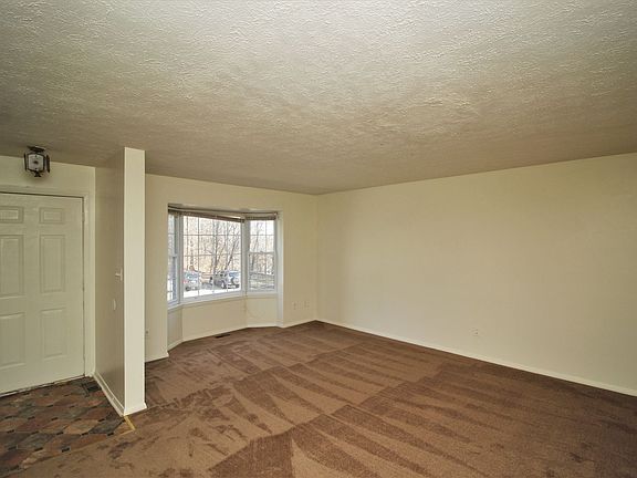 5th image of 72 Stone Park Pl