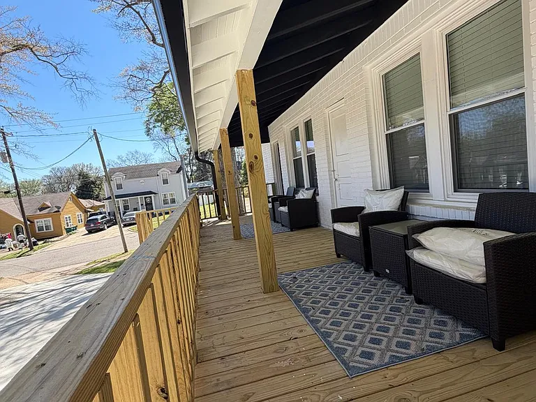 402 N Church St — Photo 23