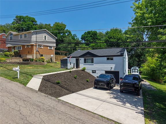 2nd image of 120 Elmwood Dr
