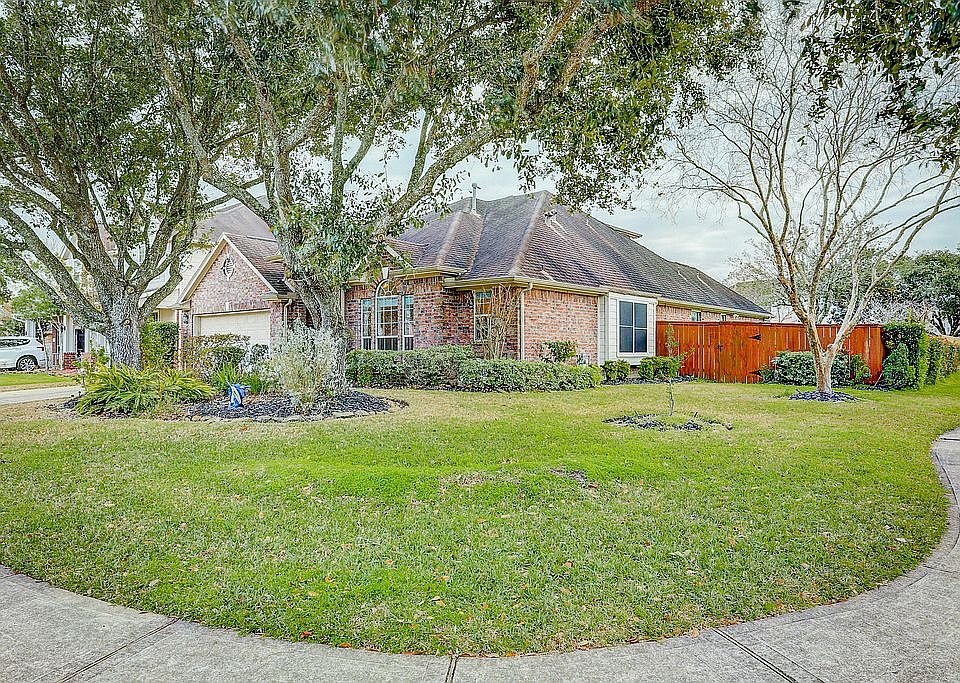 2nd image of 937 Lilac Pointe