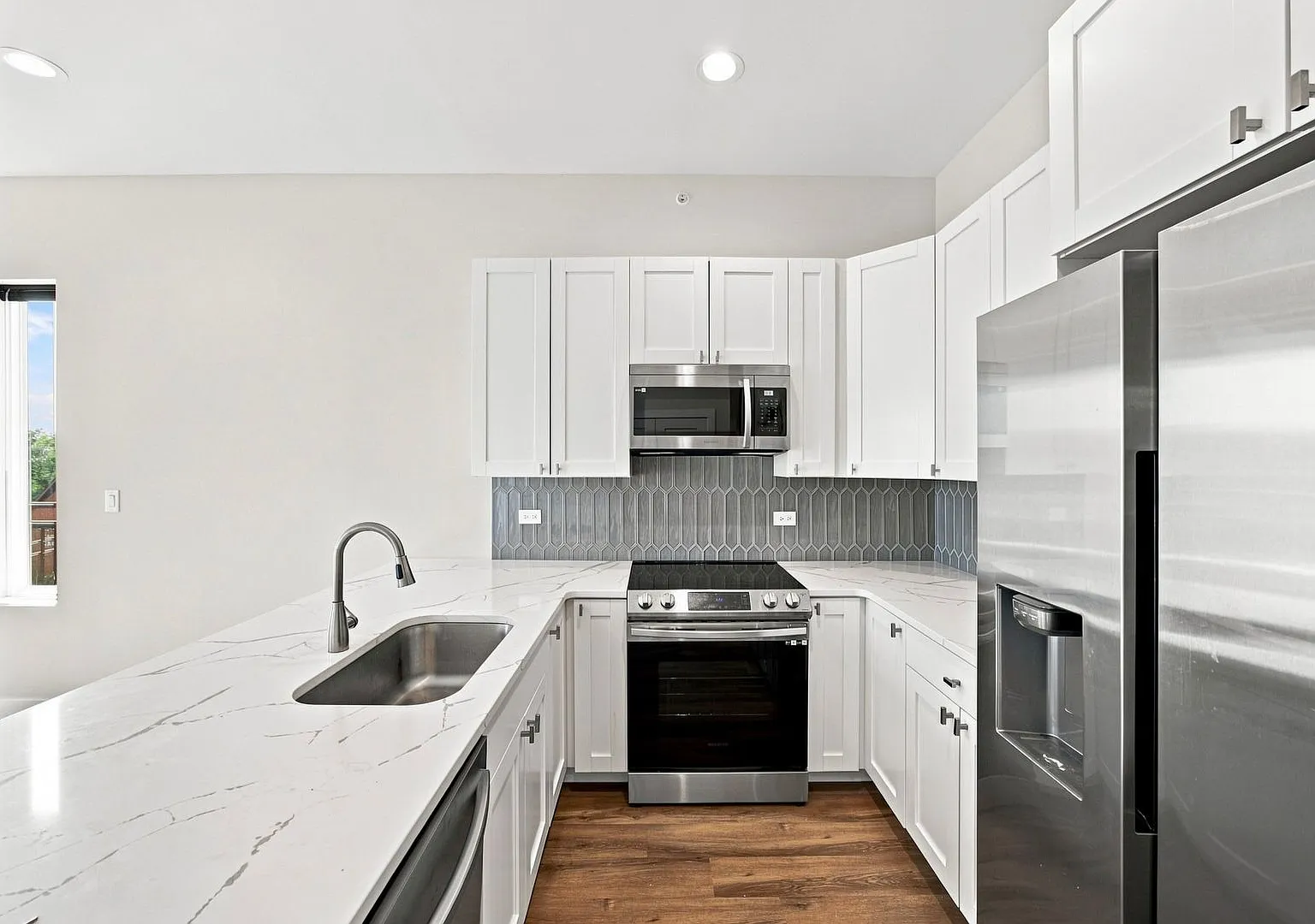 3727 Sunnyside Ave. — Photo 2