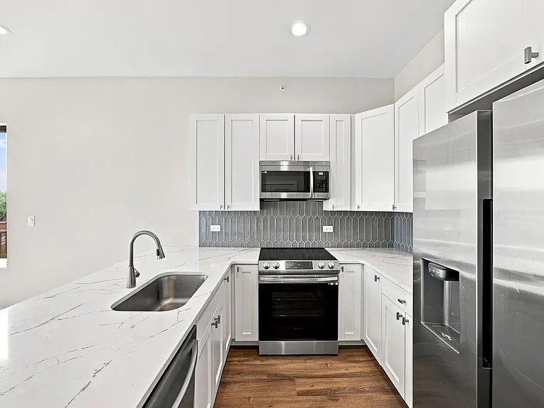 3727 Sunnyside Ave. — Photo 2