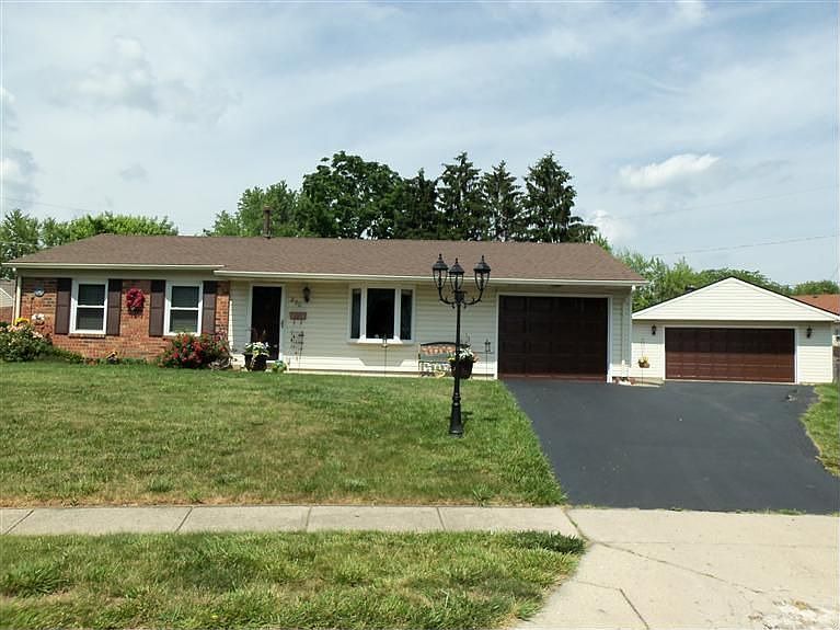 1st image of 230 Deervale Ct