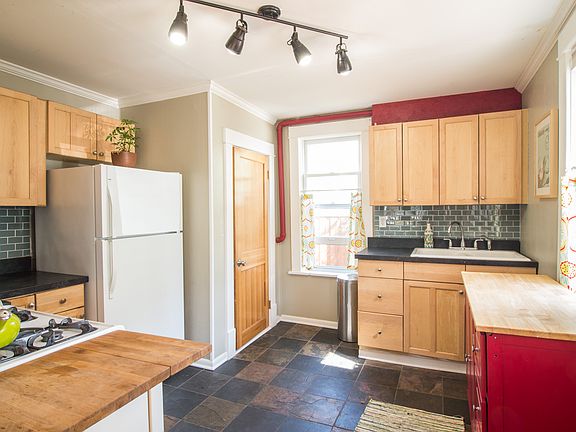2nd image of 1807 Taylor St NE