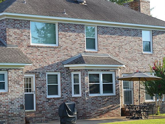 4th image of 5851 Bradford Ln