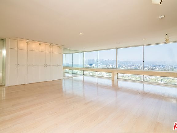 5th image of 2222 Avenue Of The Stars Unit 1505