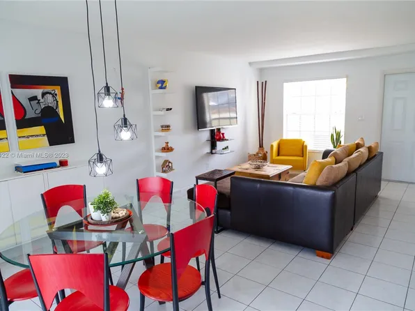 8384 SW 154th Ave APT 68, Miami, FL 33193