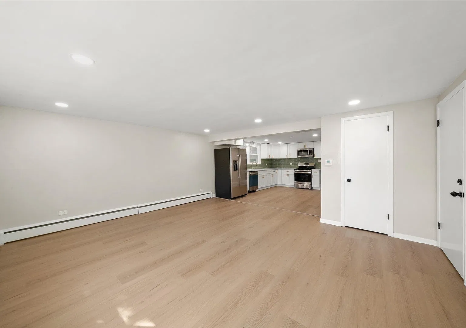 2 bed, 1417 sqft, $1,900 — Photo 3