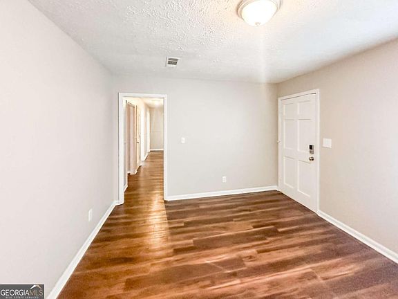 3rd image of 4260 Carlos Ct
