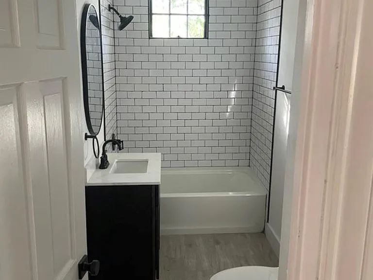 321 S Arcola St — Photo 6