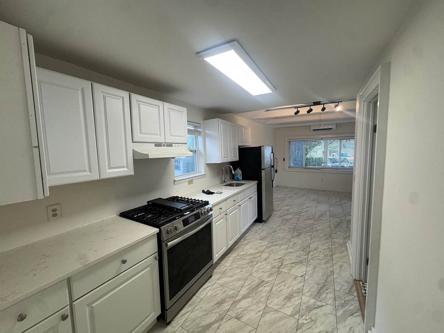 1 bed, $2,550 — Photo 2
