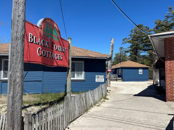 11 12th St N, Wasaga Beach, ON L9Z 2J9