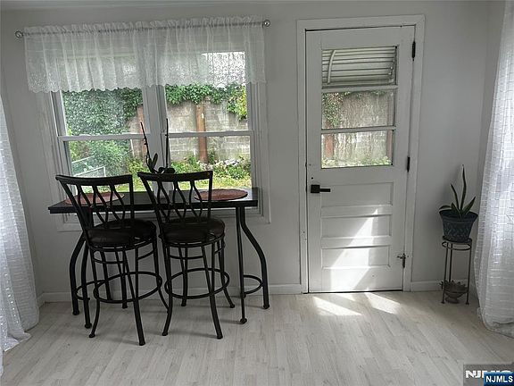 5th image of 35-37 Montclair Ave