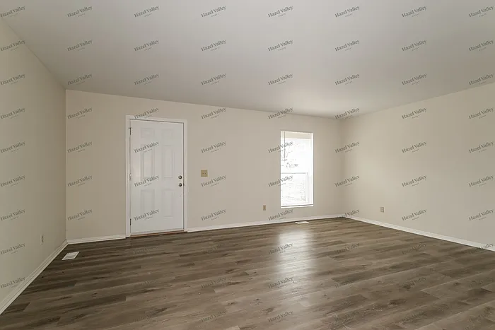 606 Alsmeyer Dr — Photo 6