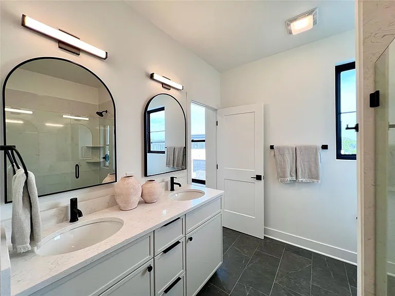 Bricktop 36 Townhomes - BRAND NEW — Photo 20