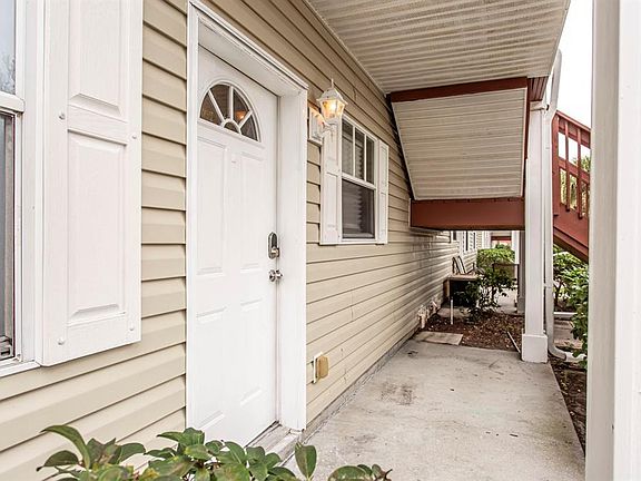 4th image of 6740 Moonglow Dr APT 101