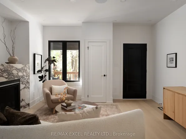 254 Bain Ave, Toronto, ON M4K 1G3