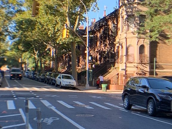 3rd image of 534 Carlton Ave