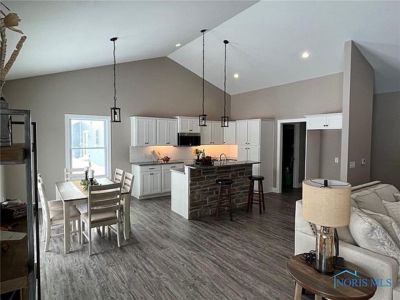 2nd image of 5005 E Plaza Blvd