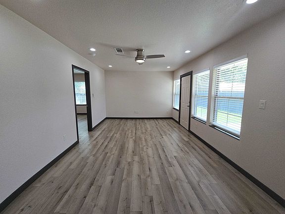 5th image of 3009 Forest Avenue