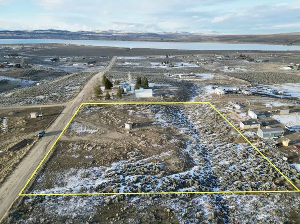876 Clark Ave, Spring Creek, NV 89815
