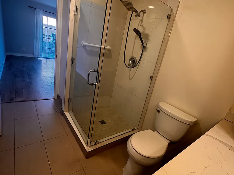 415 W Lexington Dr #2 — Photo 13