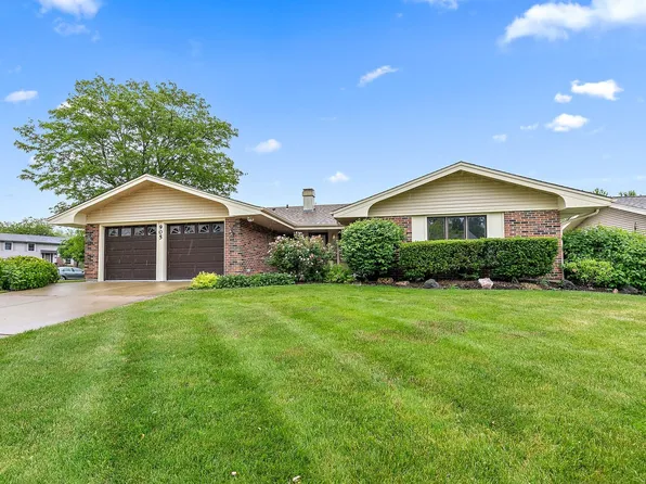905 Hillcrest Blvd, Hoffman Estates, IL 60169
