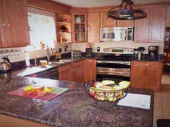 4th image of 2 Wexwood Ct