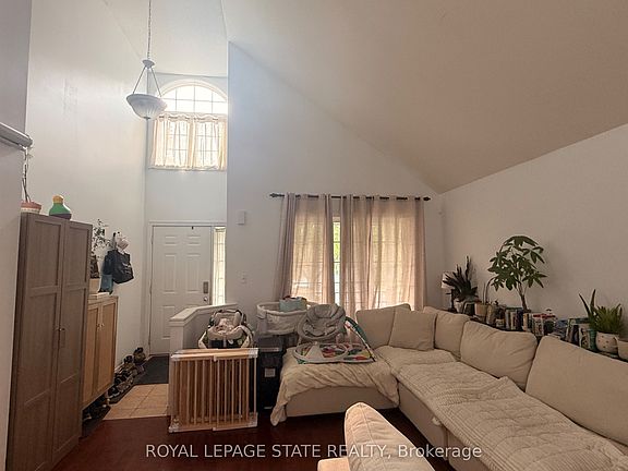 2nd image of 35 McKibbon Ave